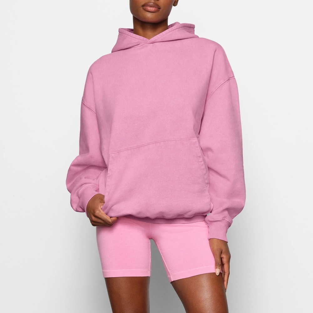 Skims Boyfriend Fleece Hoodie in Bubblegum